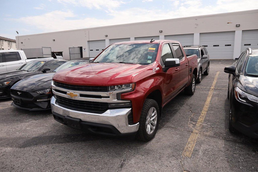 Used 2021 Chevrolet Silverado 1500 LT w/ Z71 Off-Road Package AWD/4WD image 4