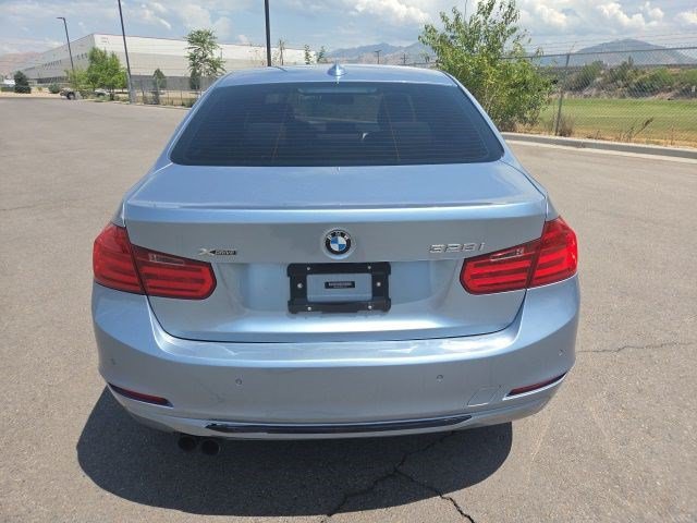 Used 2013 BMW 328i xDrive Sedan AWD/4WD image 4