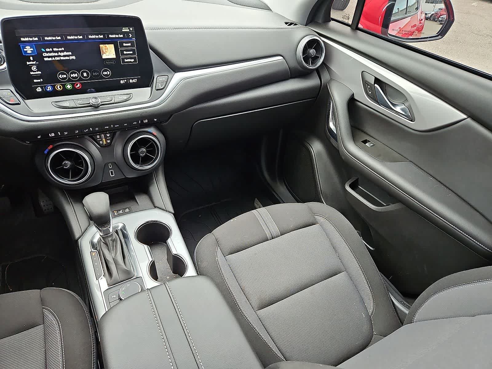 Used 2024 Chevrolet Blazer LT w/ Convenience Package FWD image 12