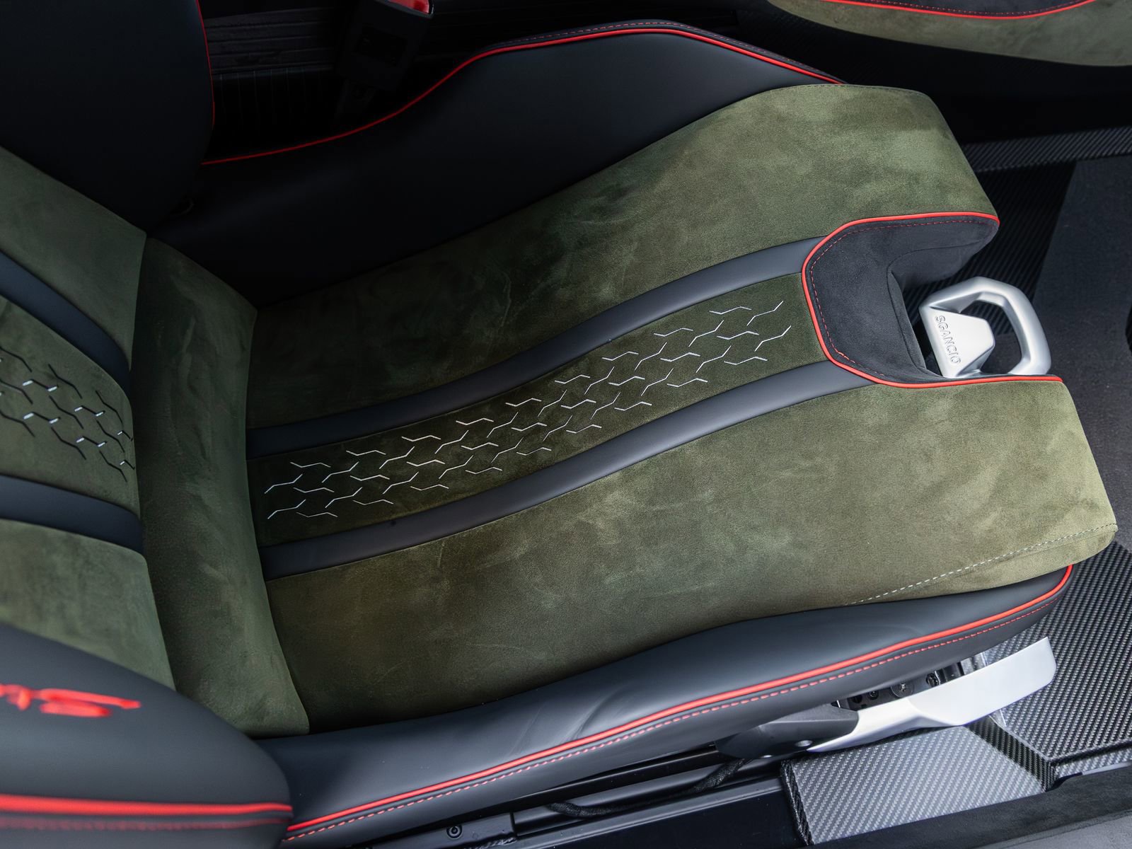 Used 2024 Lamborghini Huracan Sterrato AWD/4WD image 46