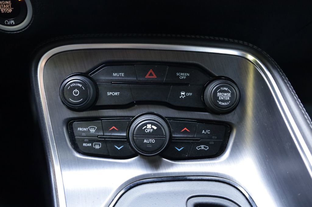 Used 2017 Dodge Challenger SXT image 22