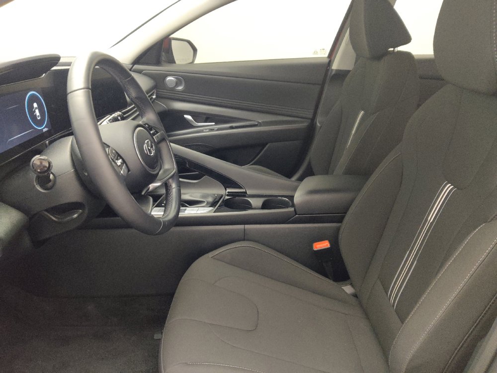 Used 2023 Hyundai Elantra SEL w/ Convenience Package FWD image 17