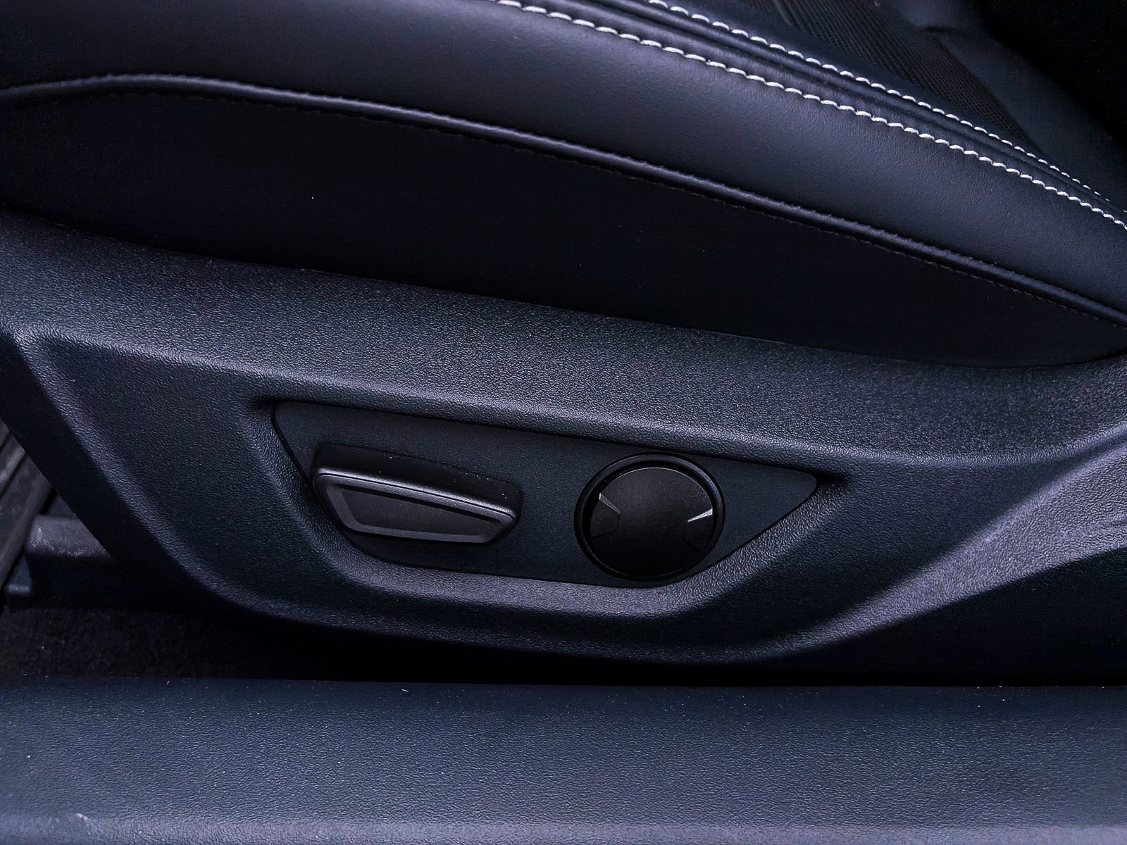 Used 2024 Ford Mustang GT Premium image 18