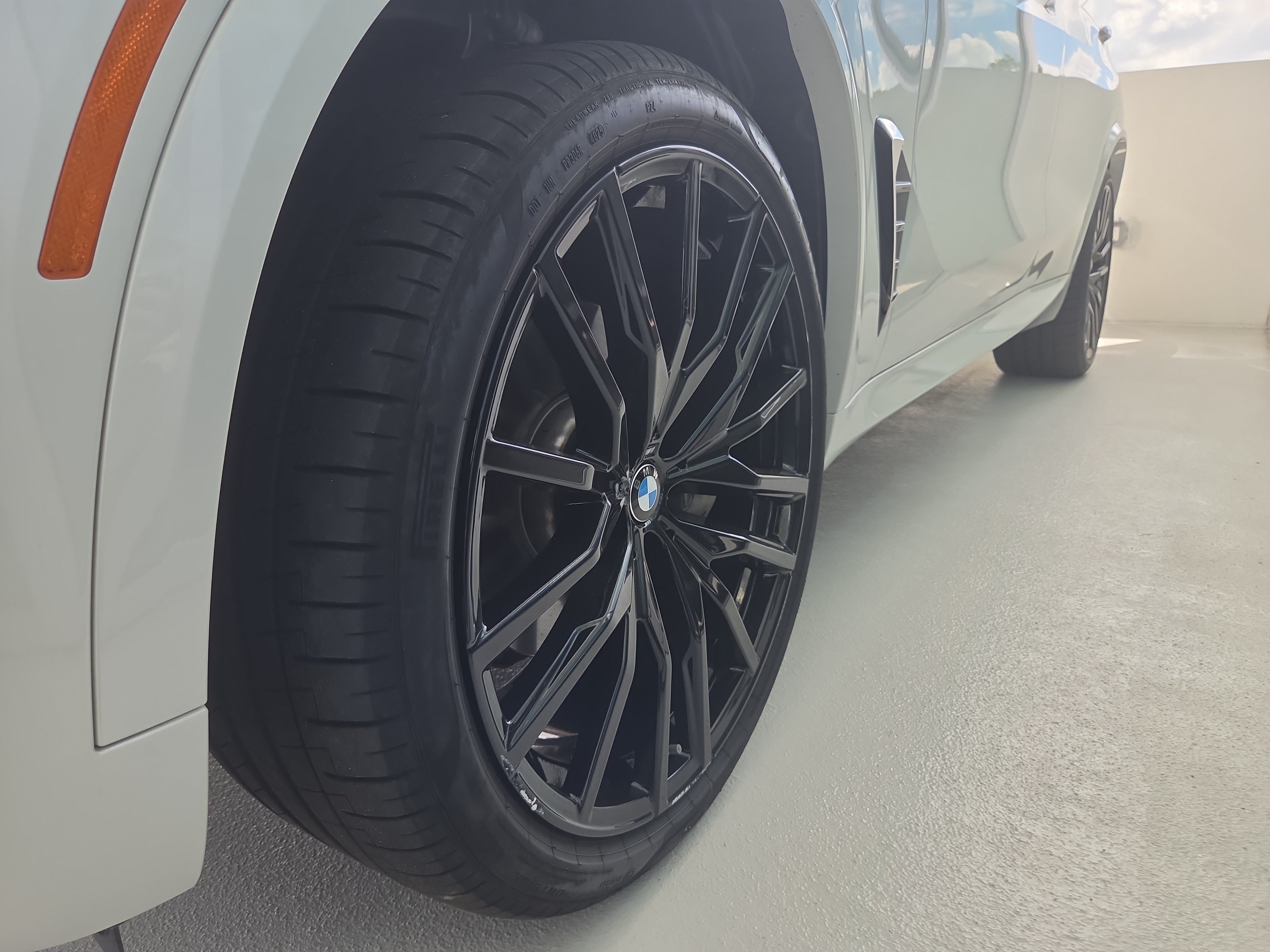 Certified 2026 BMW X5 xDrive40i w/ M Sport Package AWD/4WD image 4