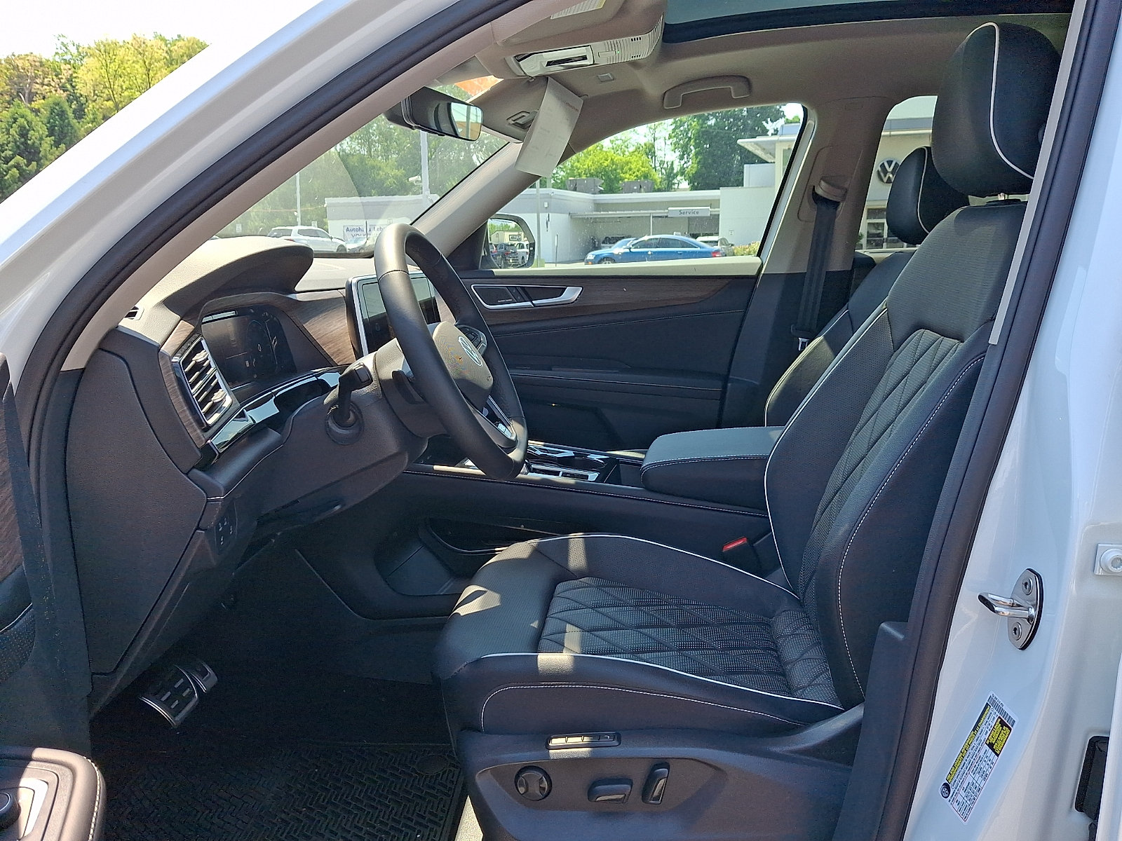 Used 2026 Volkswagen Atlas SEL Premium R-Line AWD/4WD image 16