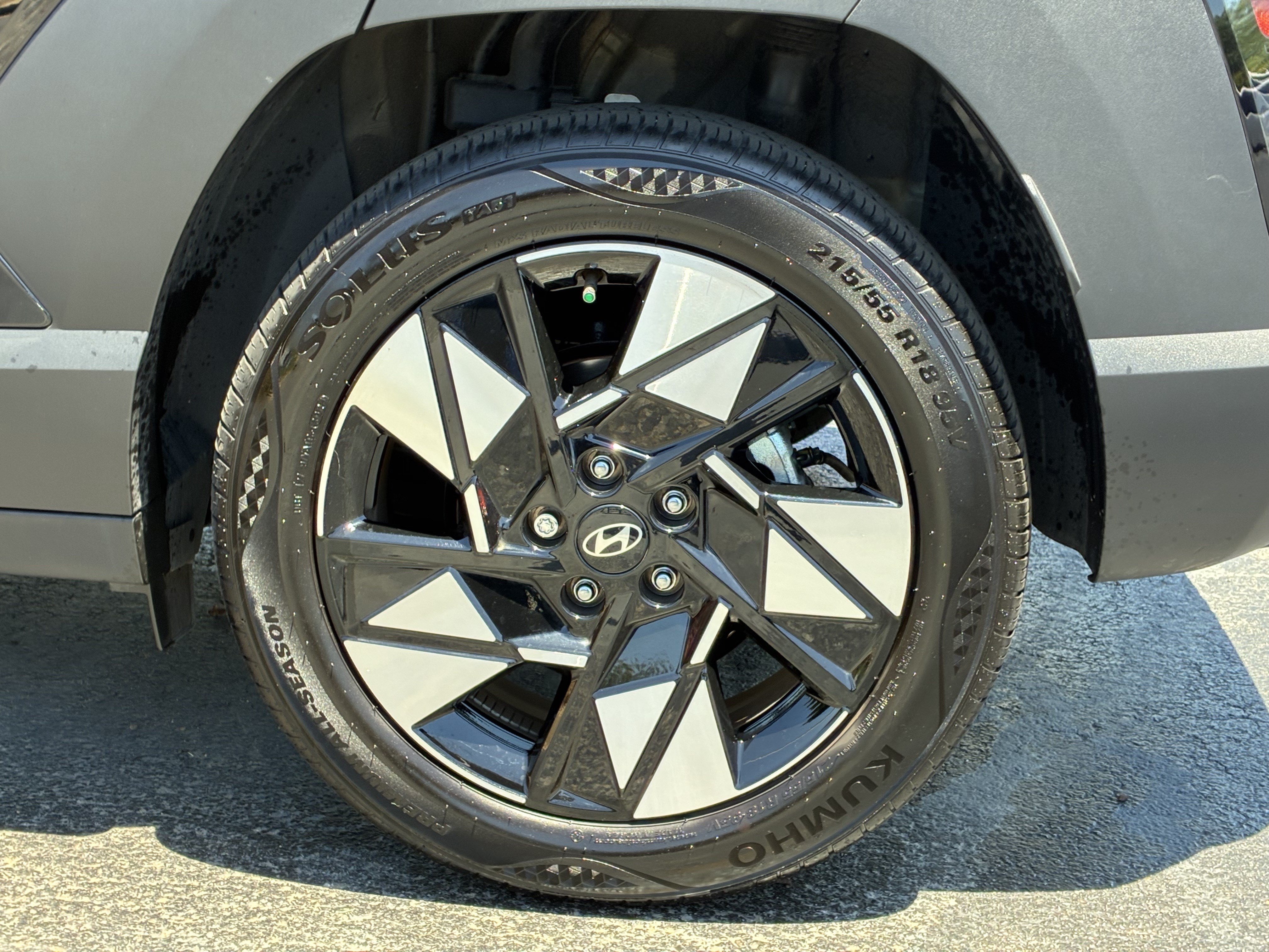Used 2025 Hyundai Kona SEL FWD image 9