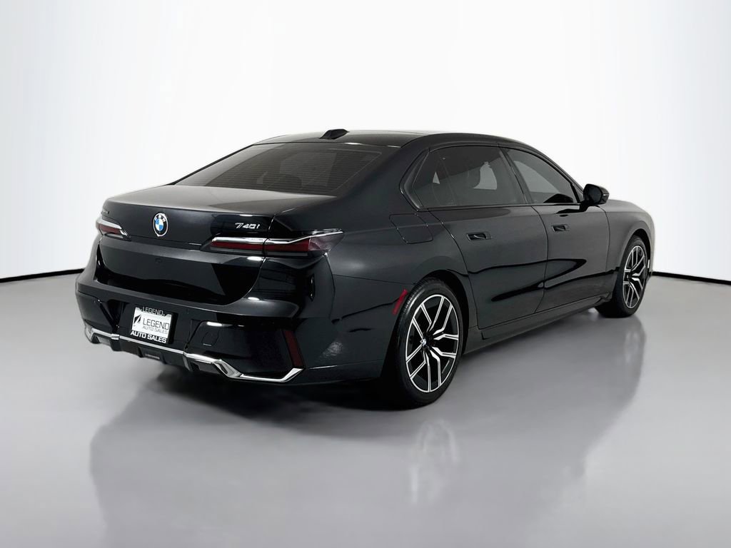 Used 2025 BMW 740i xDrive AWD/4WD image 4