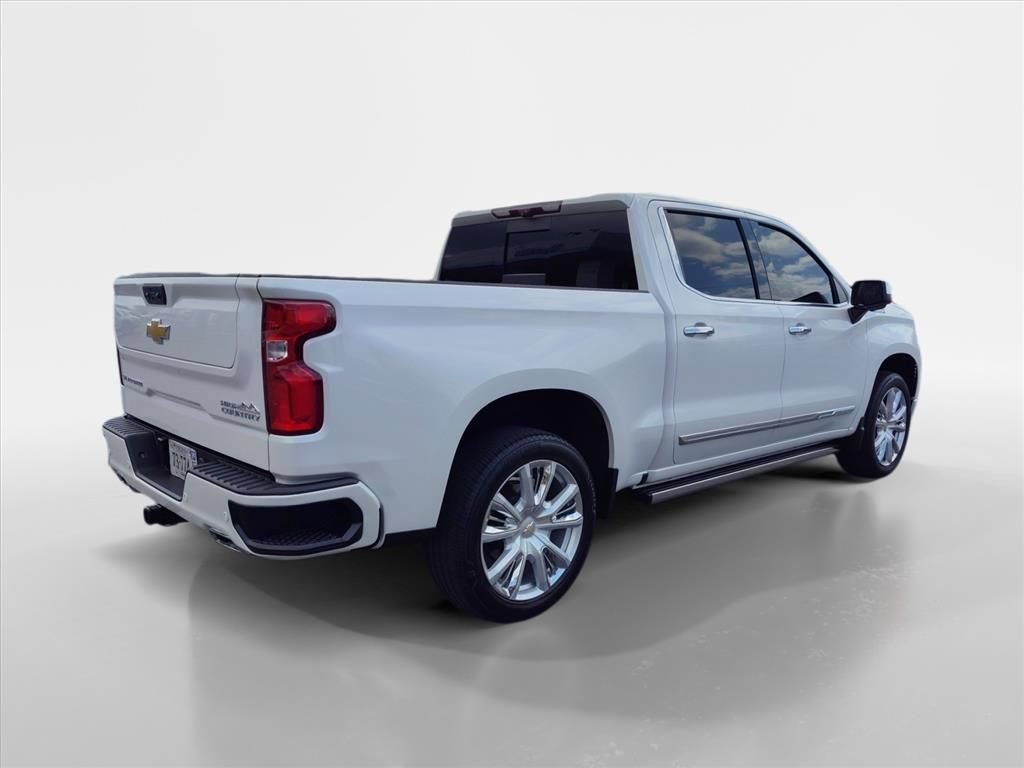 Used 2024 Chevrolet Silverado 1500 High Country w/ High Country Premium Package AWD/4WD image 5
