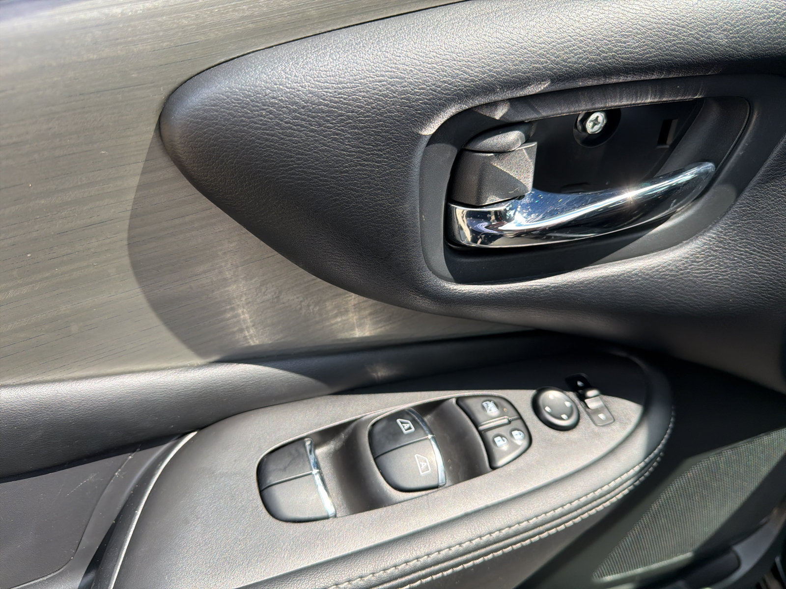 Used 2015 Nissan Murano SL FWD image 10