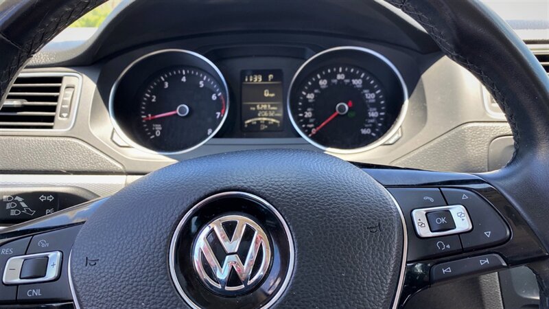 Used 2015 Volkswagen Jetta SE FWD image 11