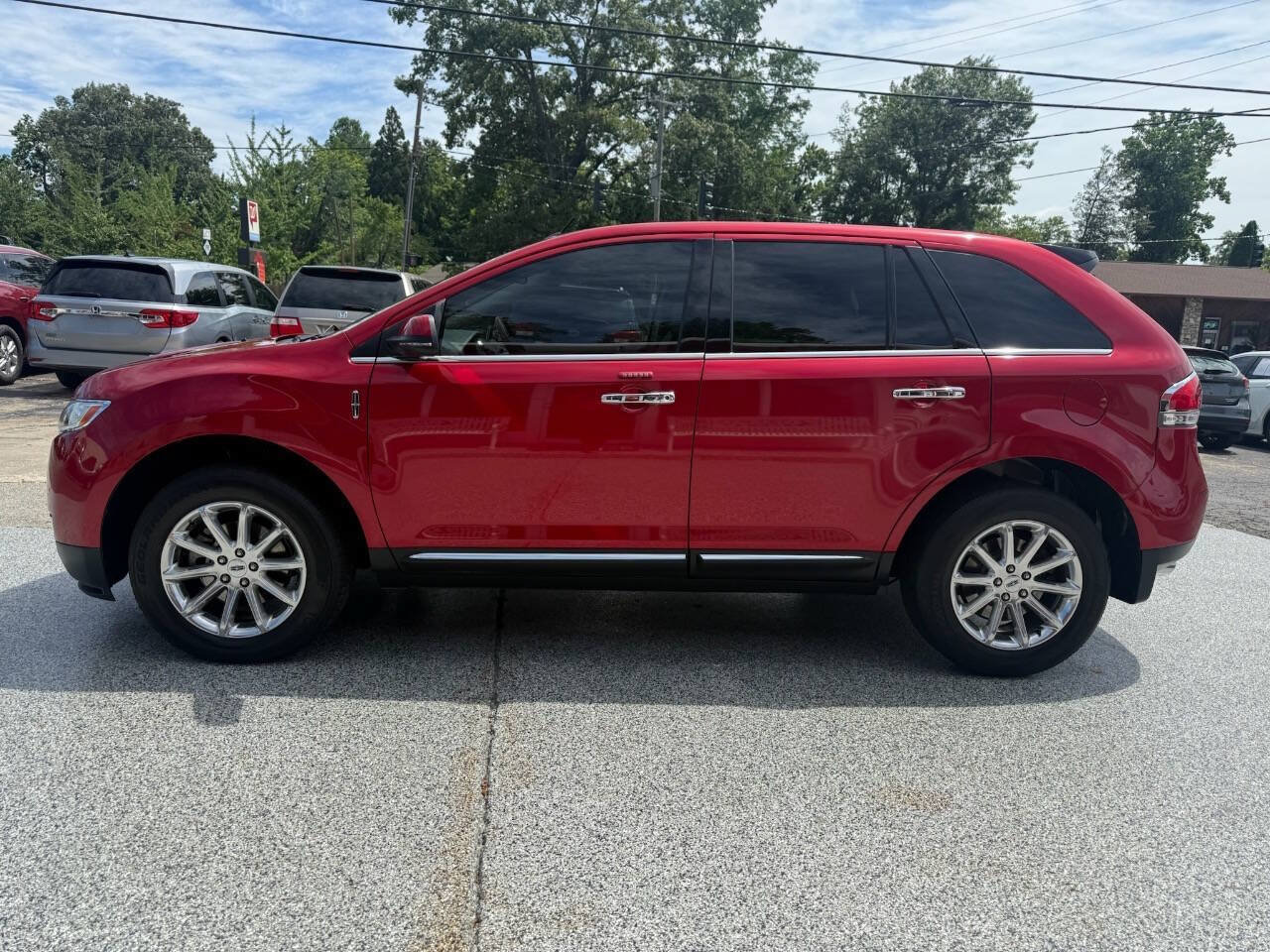 Used 2012 Lincoln MKX AWD image 3
