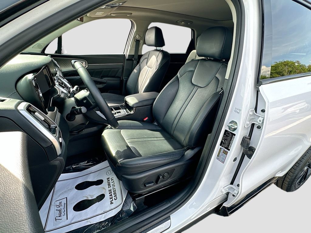Certified 2023 Kia Sorento SX AWD/4WD image 21