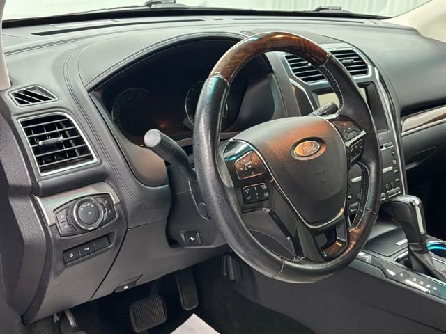 Used 2016 Ford Explorer Platinum image 21