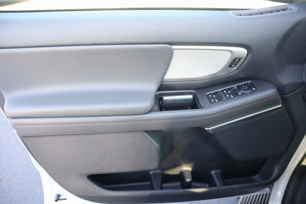 New 2025 Ford Expedition Active image 17