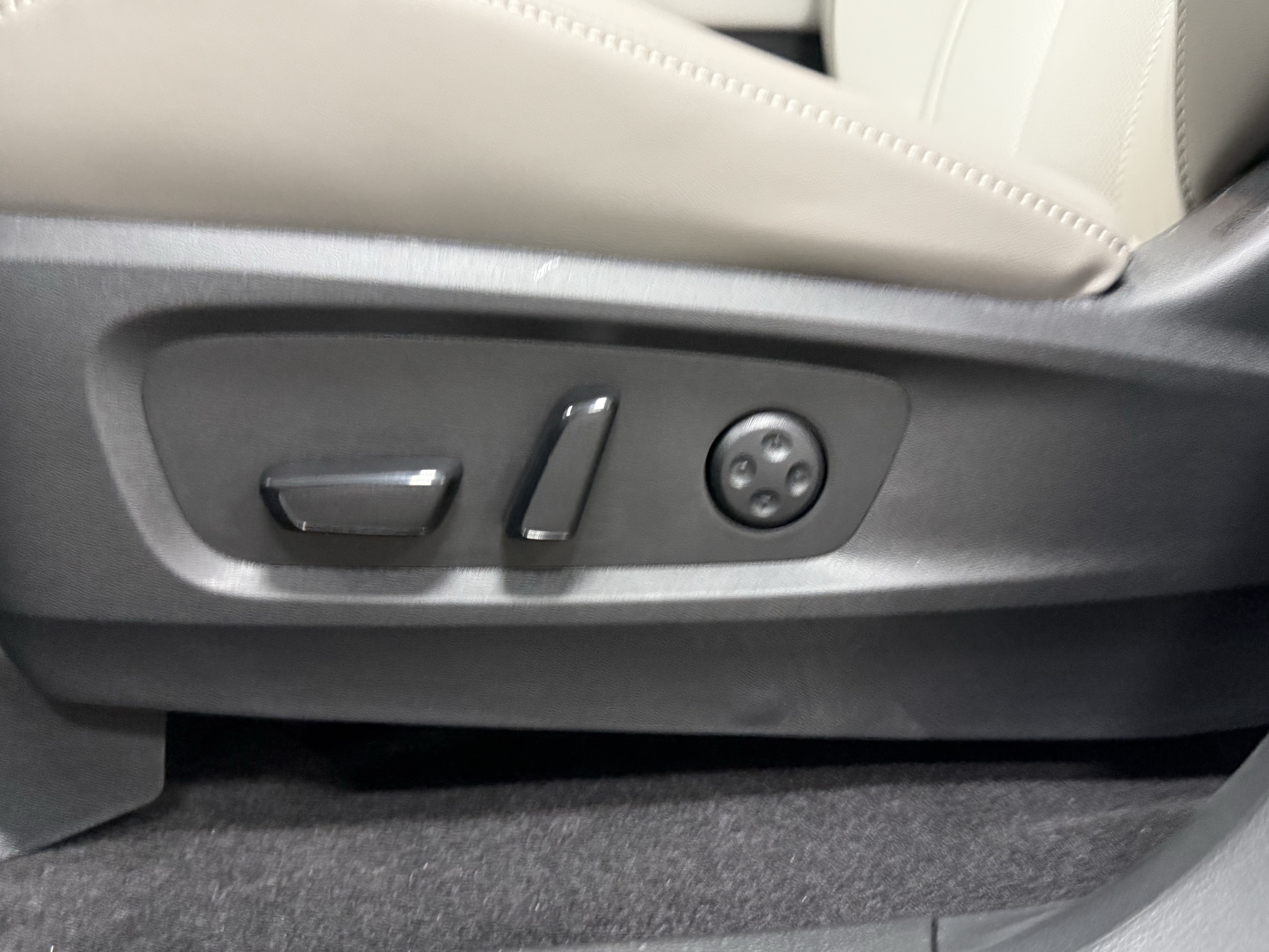 Certified 2027 INFINITI QX60 Luxe w/ Cargo Package FWD image 27