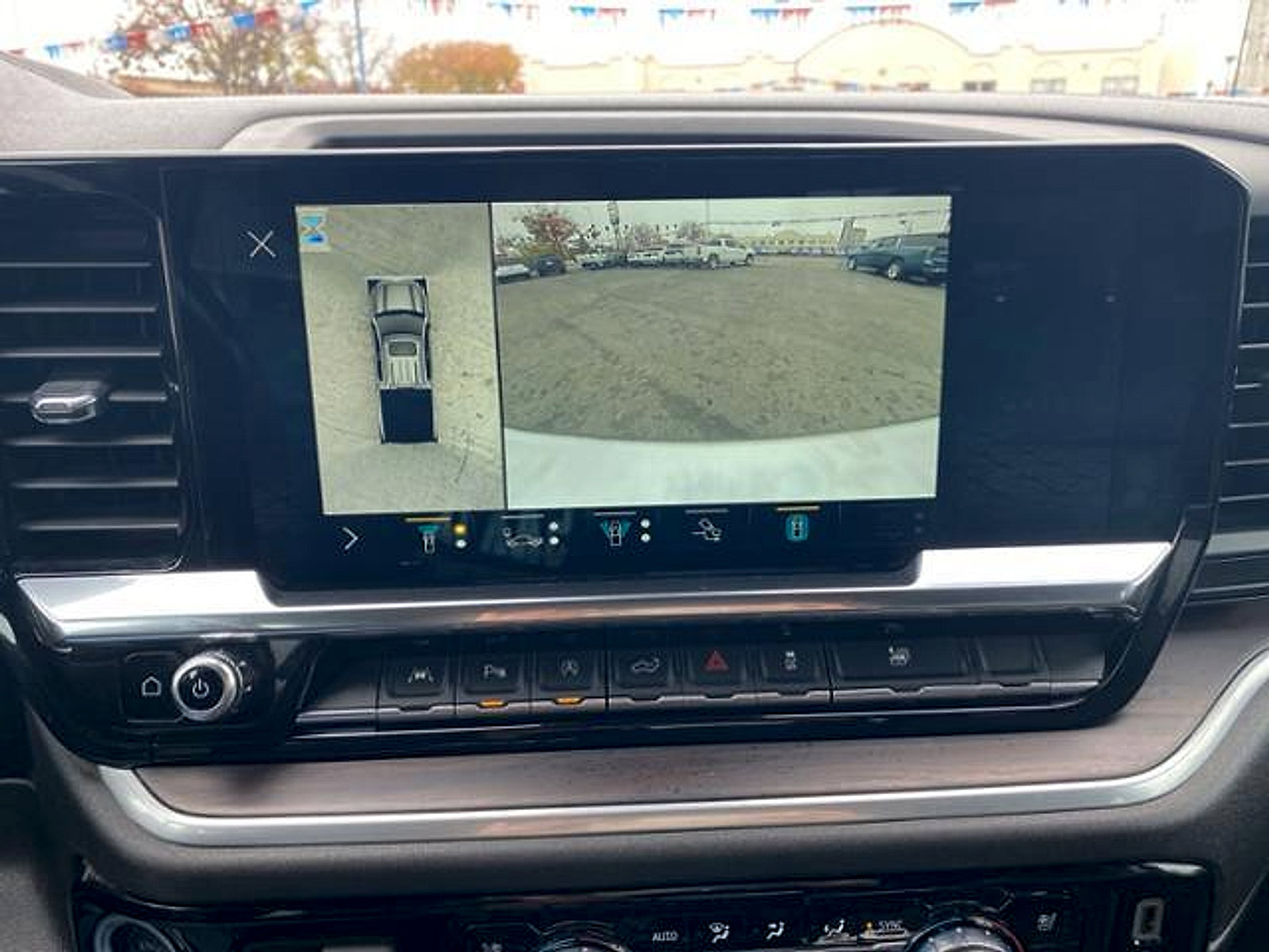 Used 2022 GMC Sierra 1500 SLT w/ SLT Premium Plus Package AWD/4WD image 32