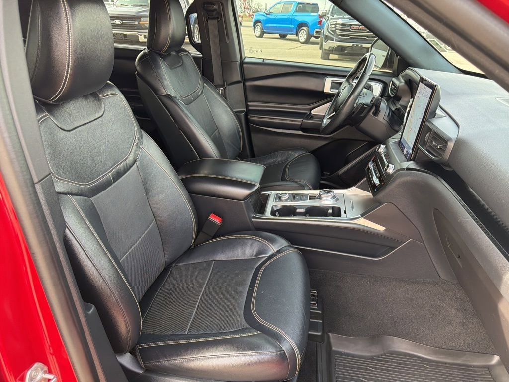 Used 2020 Ford Explorer ST w/ Premium Technology Package image 11
