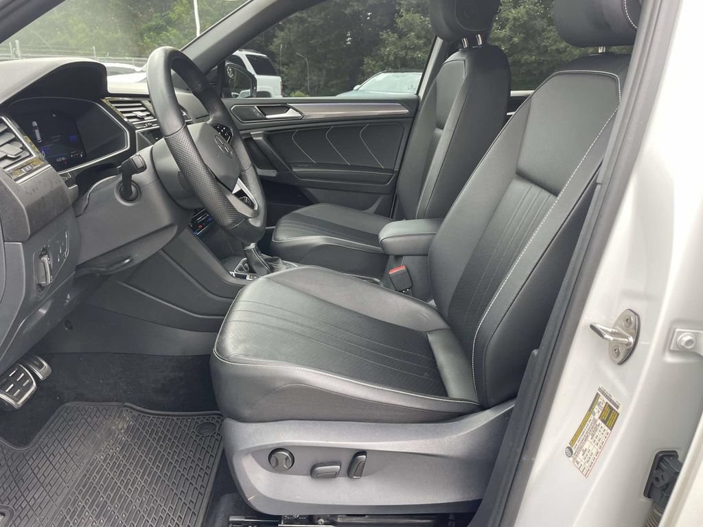 Certified 2024 Volkswagen Tiguan SE R-Line FWD image 18