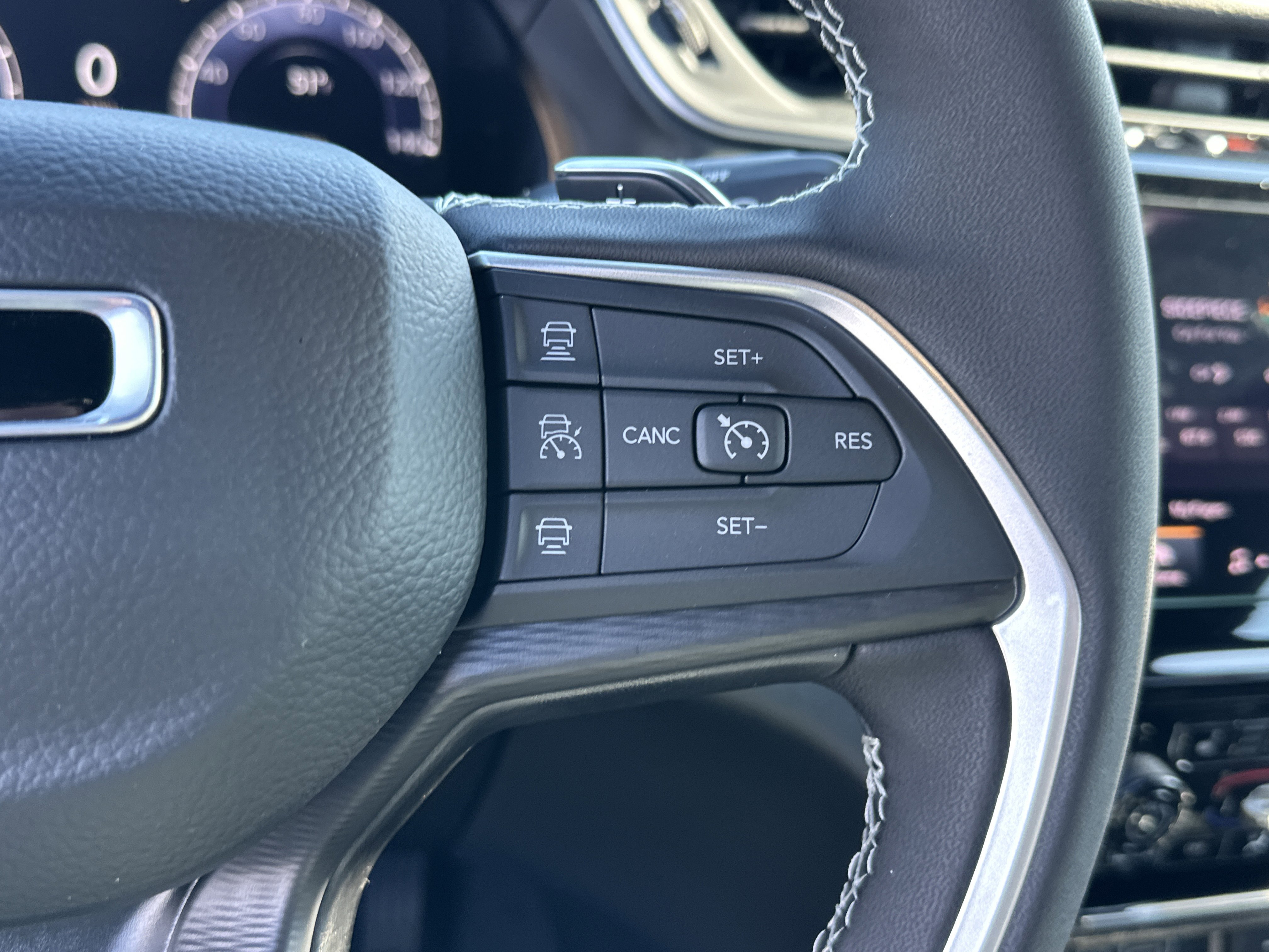 New 2025 Jeep Grand Cherokee Altitude image 7