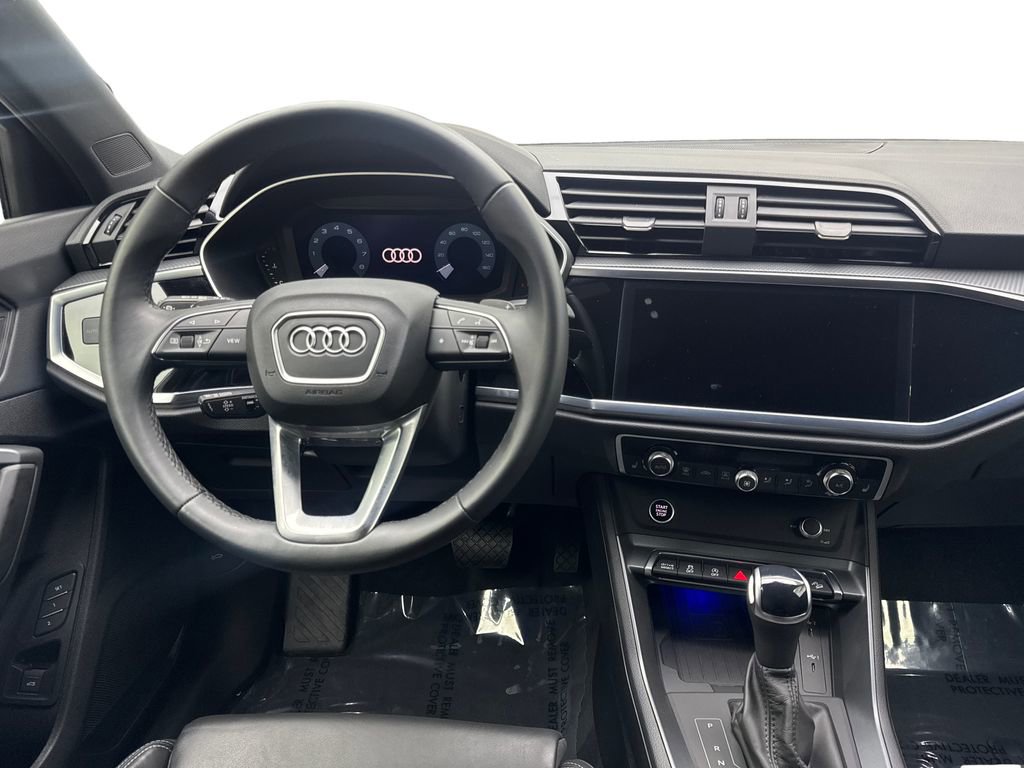 Used 2024 Audi Q3 2.0T Premium Plus w/ Premium Plus Package image 54