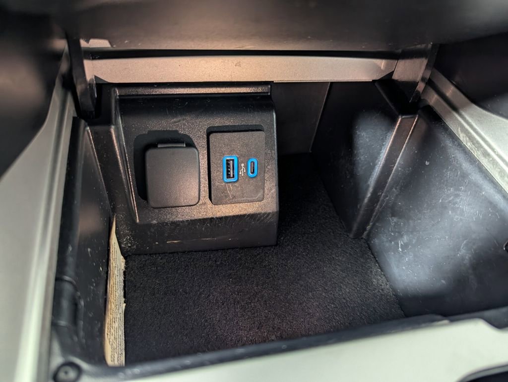 Used 2023 Ford Explorer ST-Line w/ Class IV Trailer Tow Package image 23