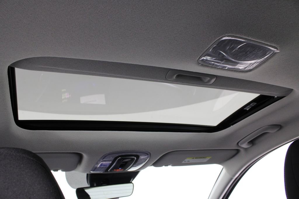 Used 2025 Hyundai Elantra SEL image 21