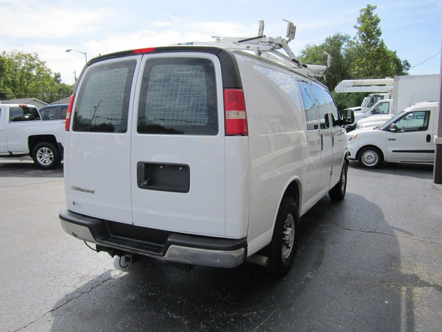 Used 2015 Chevrolet Express 2500 RWD image 4