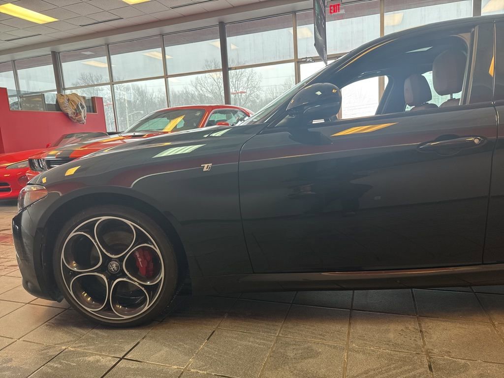 Used 2024 Alfa Romeo Giulia Ti w/ Active Assist Plus Package image 9