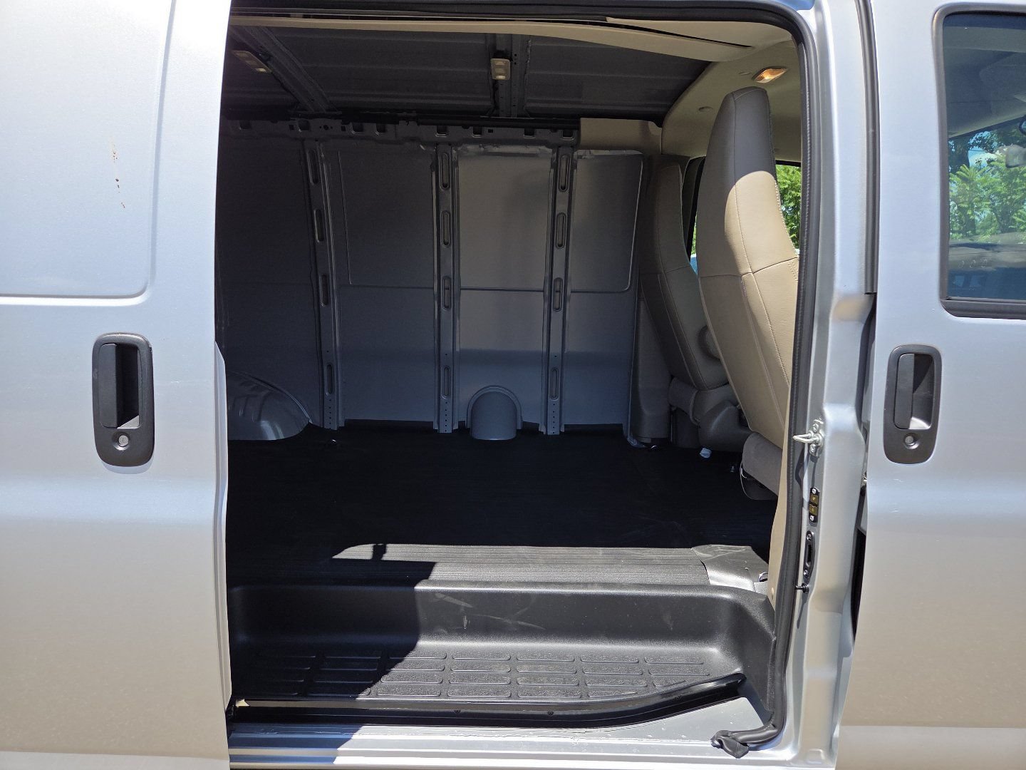 New 2026 GMC Savana 2500 w/ Driver Convenience Package RWD image 15