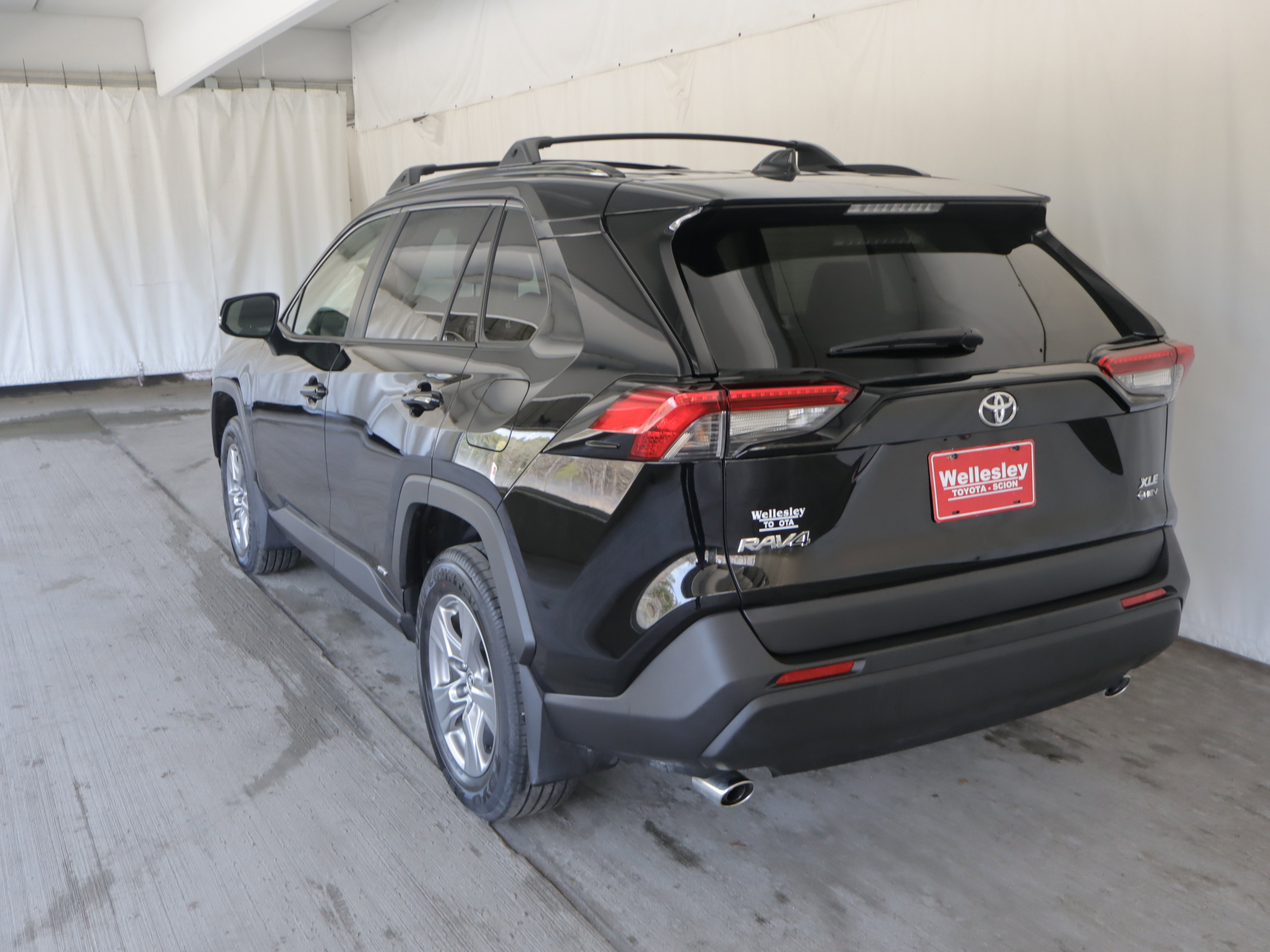 Used 2025 Toyota RAV4 XLE w/ Convenience Package image 26