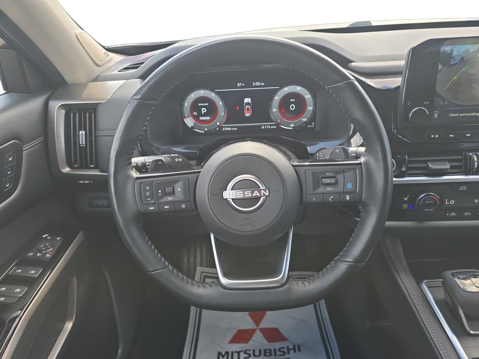 Used 2024 Nissan Pathfinder Platinum FWD image 13