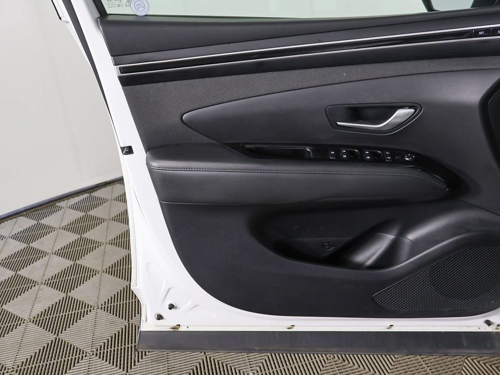 Certified 2024 Hyundai Tucson Limited AWD/4WD image 25