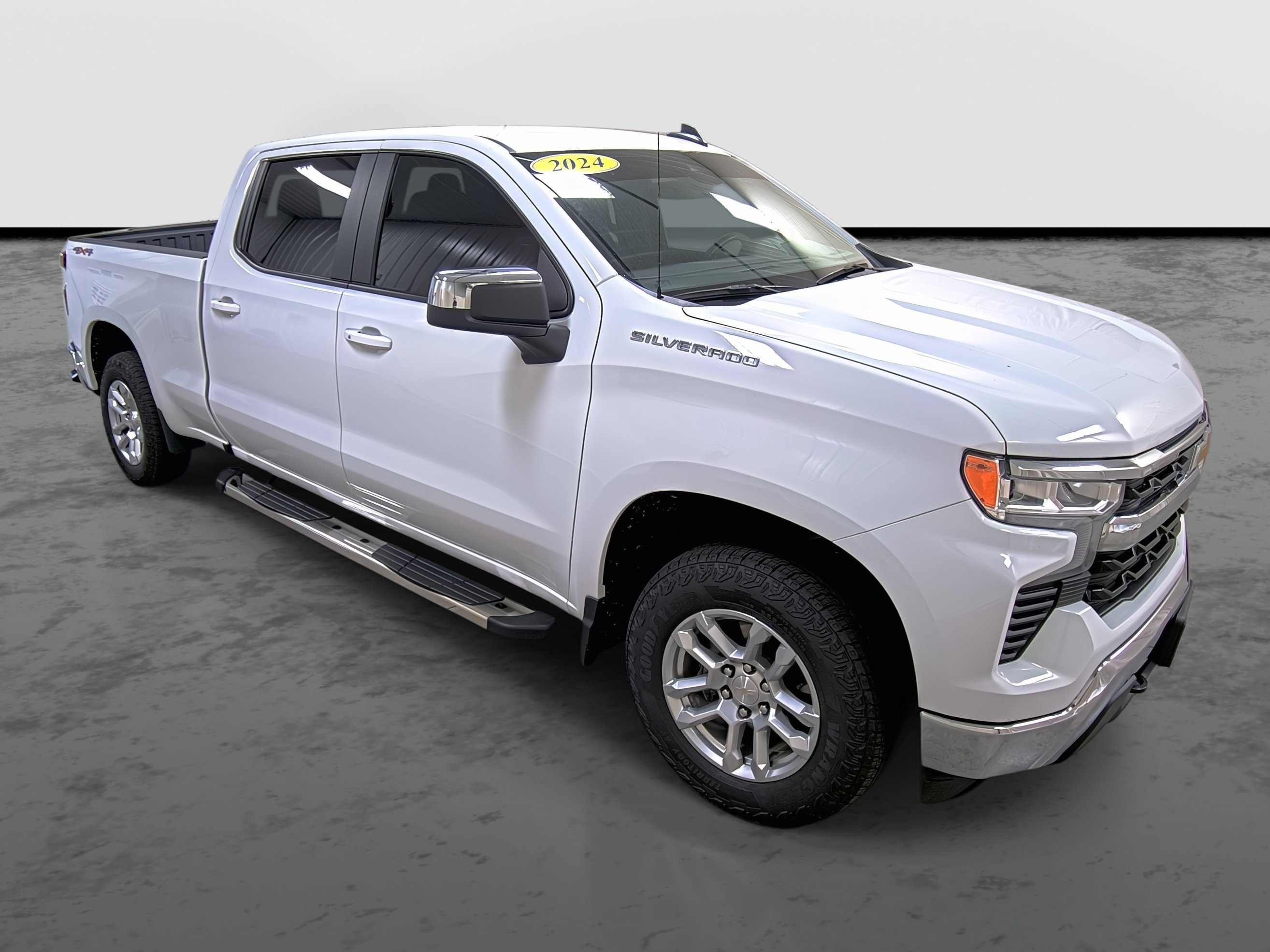 Used 2024 Chevrolet Silverado 1500 LT w/ Protection Package AWD/4WD image 5