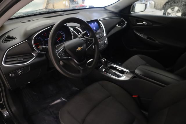 Used 2019 Chevrolet Malibu LT w/ Driver Confidence Package II image 9
