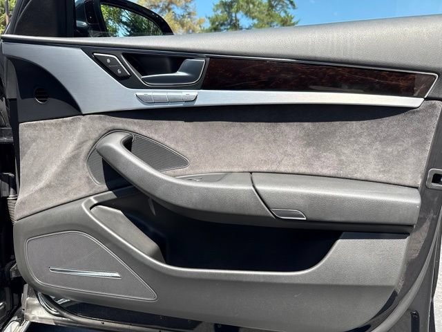 Used 2012 Audi A8 4.2 AWD/4WD image 17