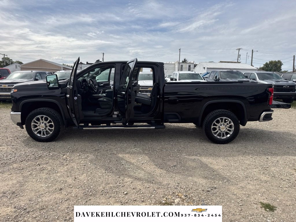 Used 2025 Chevrolet Silverado 3500 LTZ w/ LTZ Plus Package AWD/4WD image 37