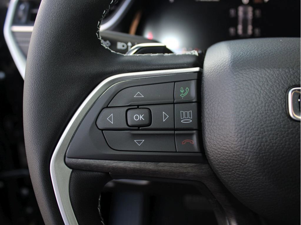 New 2025 Jeep Grand Cherokee Limited w/ Luxury Tech Group II image 13