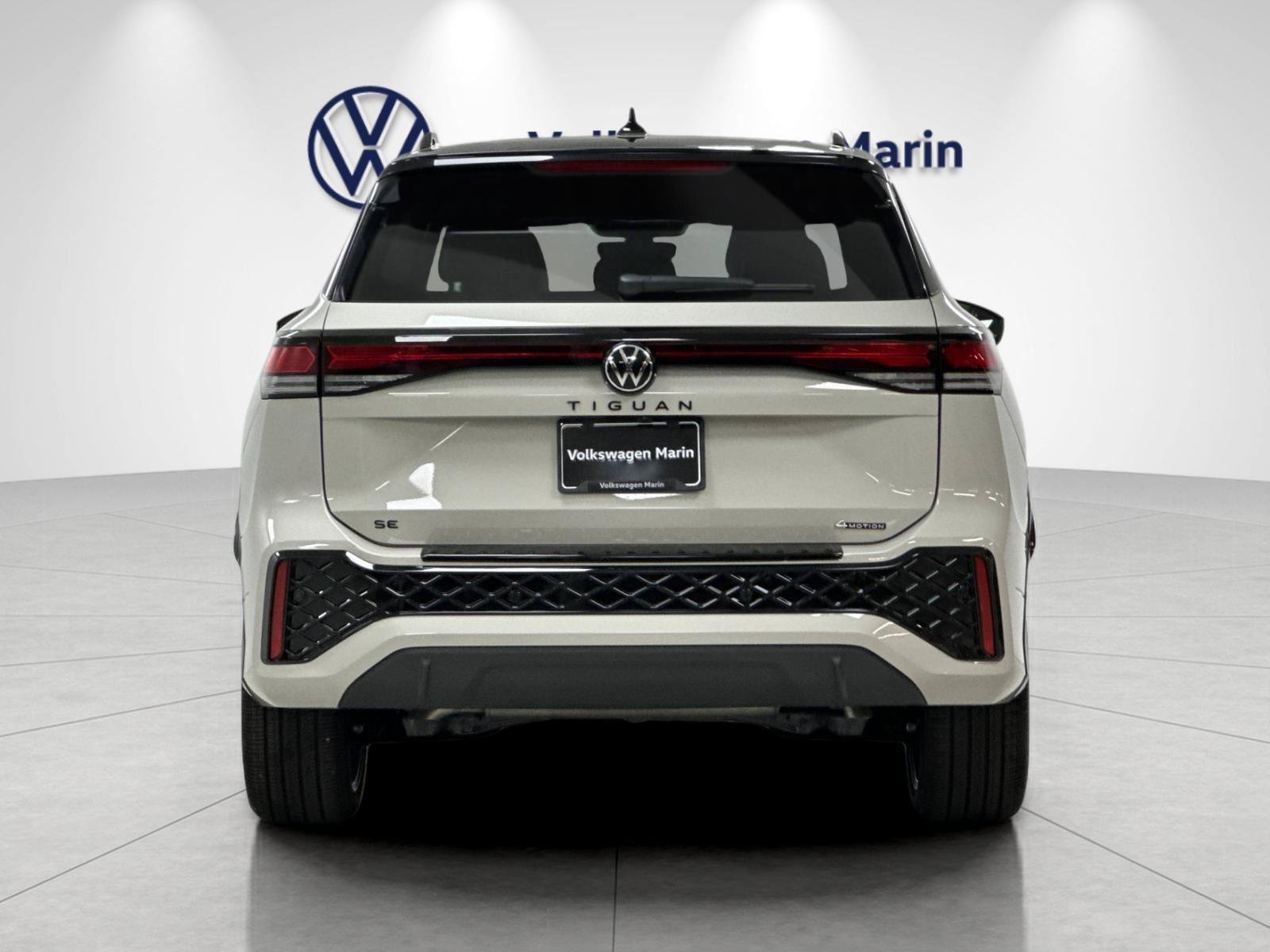 New 2026 Volkswagen Tiguan SE R-Line AWD/4WD image 4