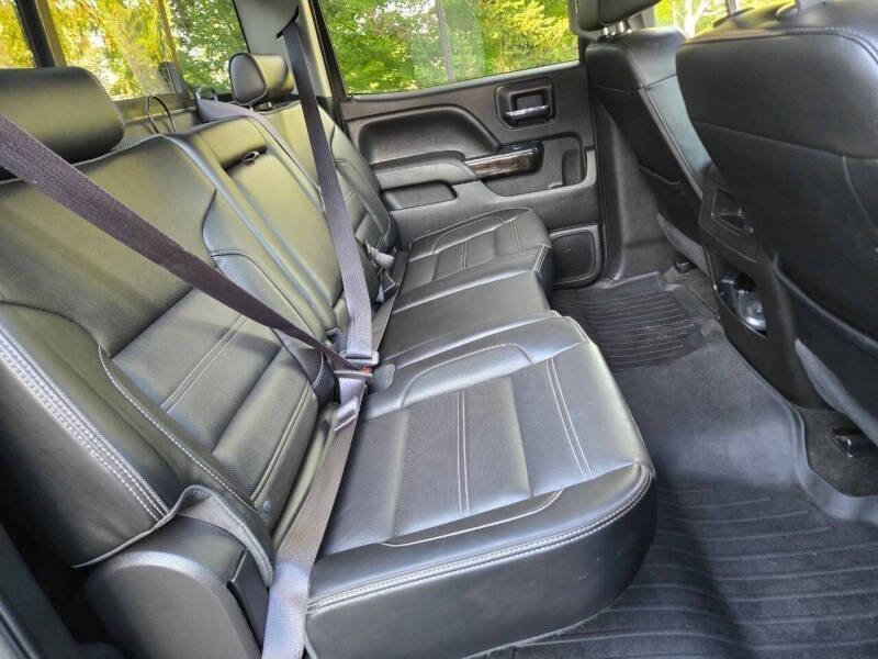 Used 2016 GMC Sierra 2500 Denali w/ Duramax Plus Package AWD/4WD image 16