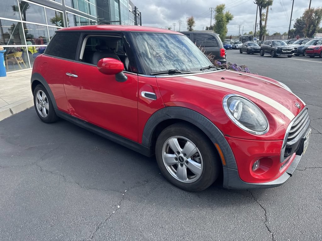 Used 2020 MINI Cooper 2-Door Hardtop FWD image 8