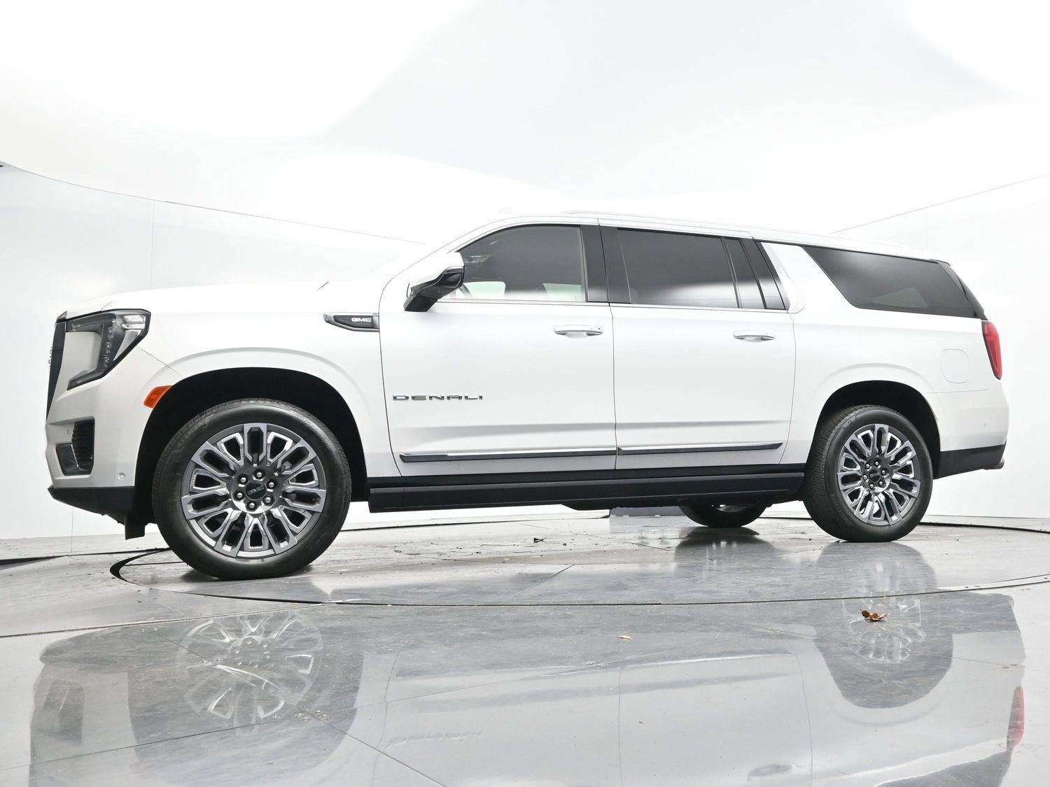 Used 2024 GMC Yukon XL Denali Ultimate image 57