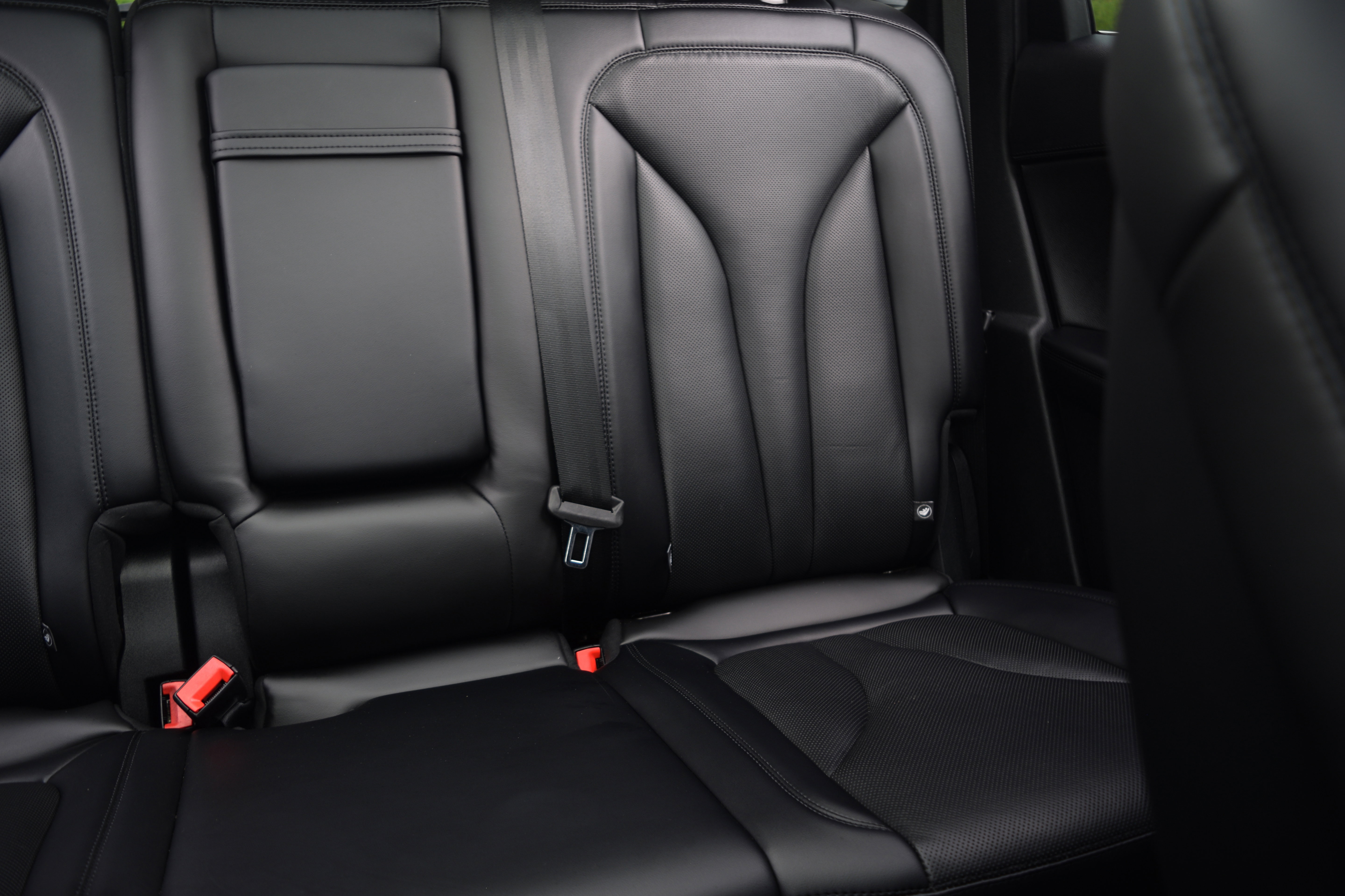 Used 2022 Lincoln Nautilus Reserve w/ Equipment Group 201A image 17