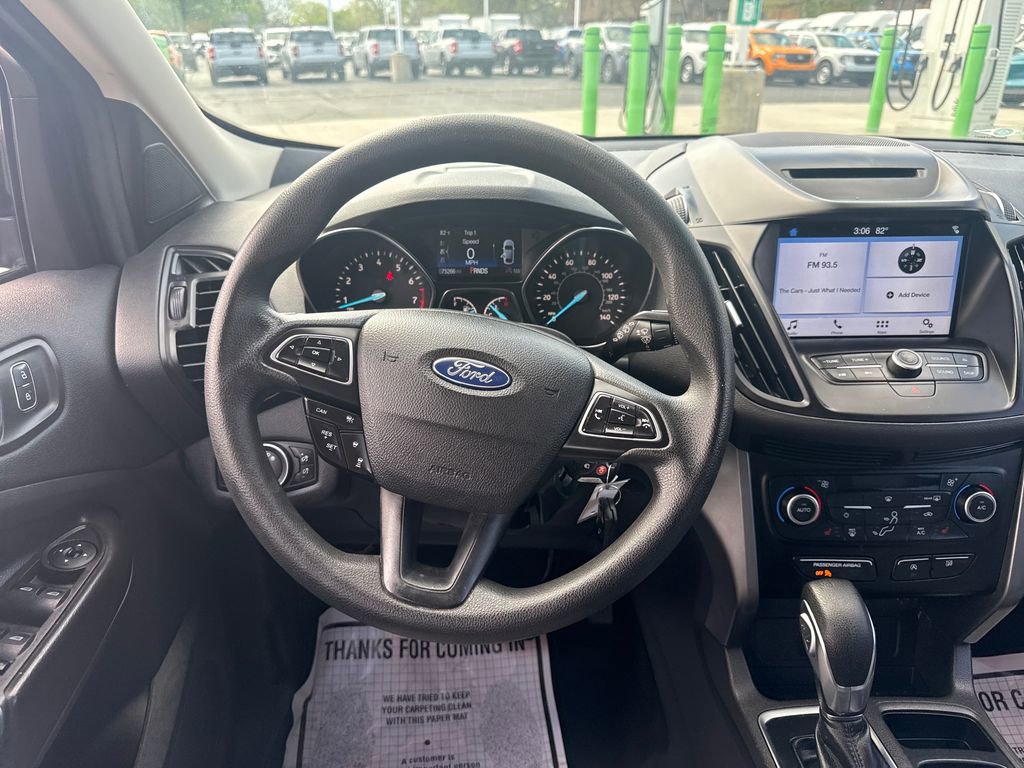 Used 2018 Ford Escape SE w/ Ford Safe & Smart Package AWD/4WD image 18