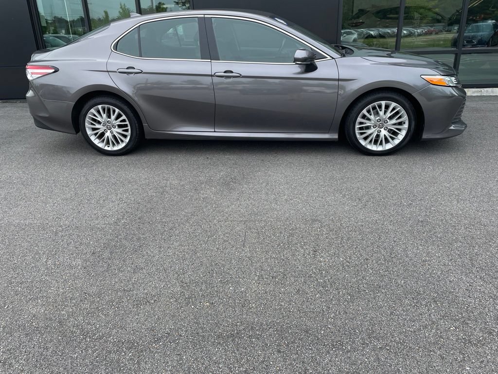 Used 2020 Toyota Camry XLE AWD/4WD image 3