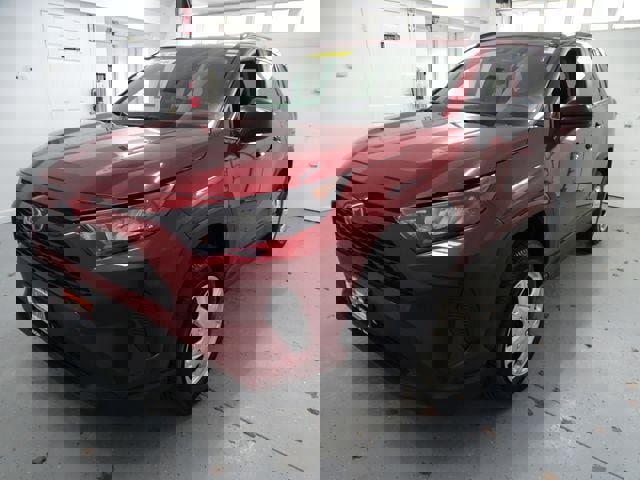 Used 2019 Toyota RAV4 LE FWD image 14