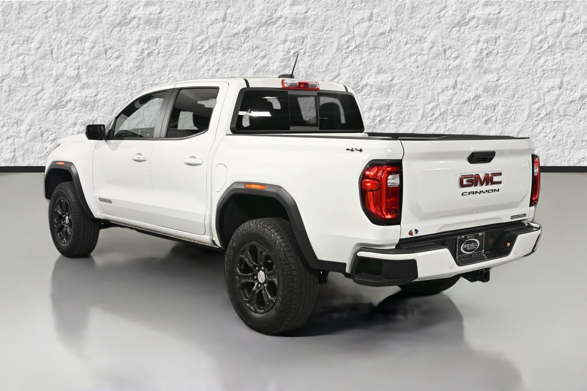 Used 2024 GMC Canyon Elevation w/ Convenience Package AWD/4WD image 3