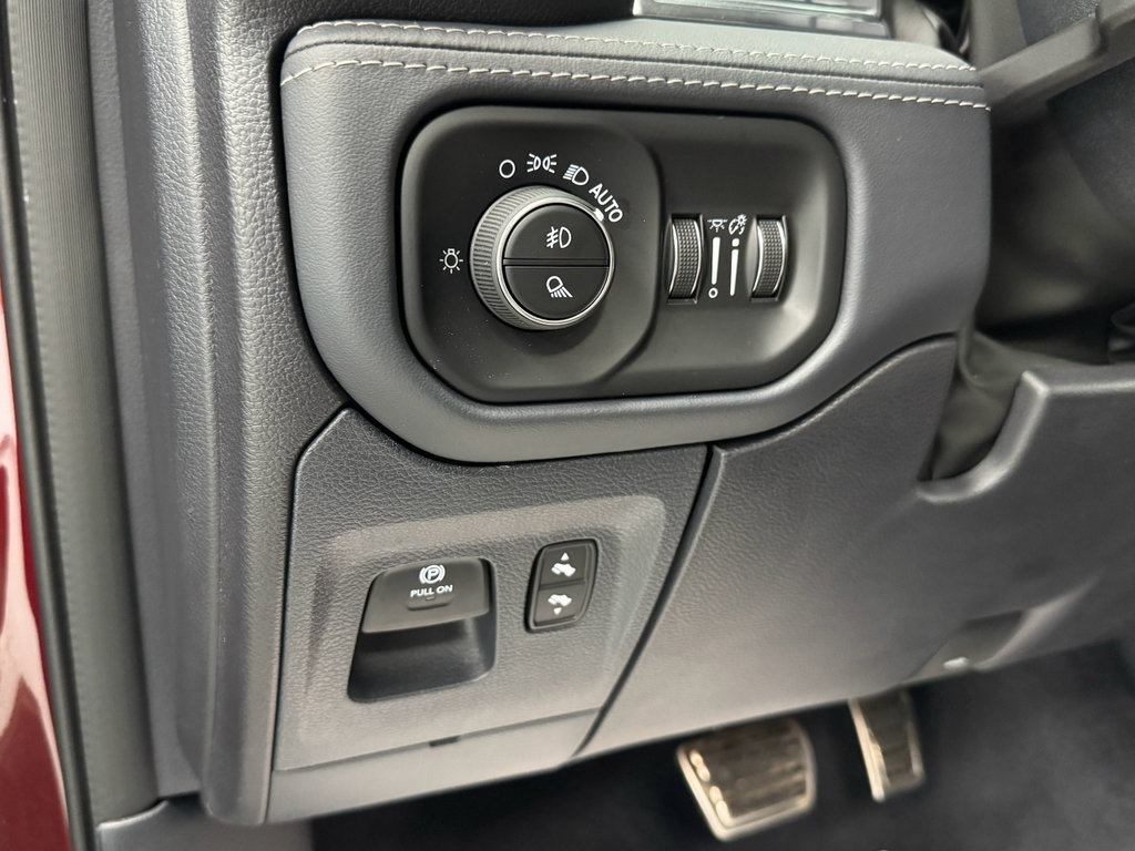 Used 2024 RAM 1500 Limited AWD/4WD image 17