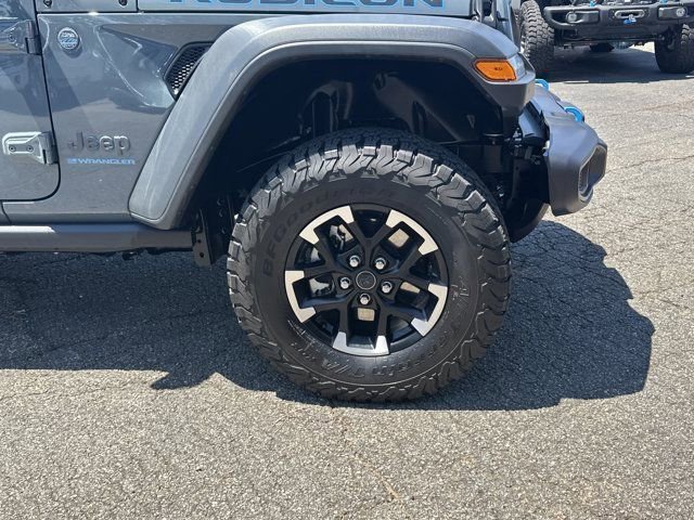 Certified 2025 Jeep Wrangler Unlimited Rubicon 4xe w/ Convenience Group AWD/4WD image 14