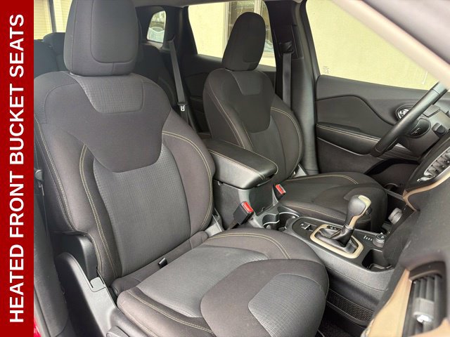 Used 2016 Jeep Cherokee Latitude w/ Cold Weather Group AWD/4WD image 3