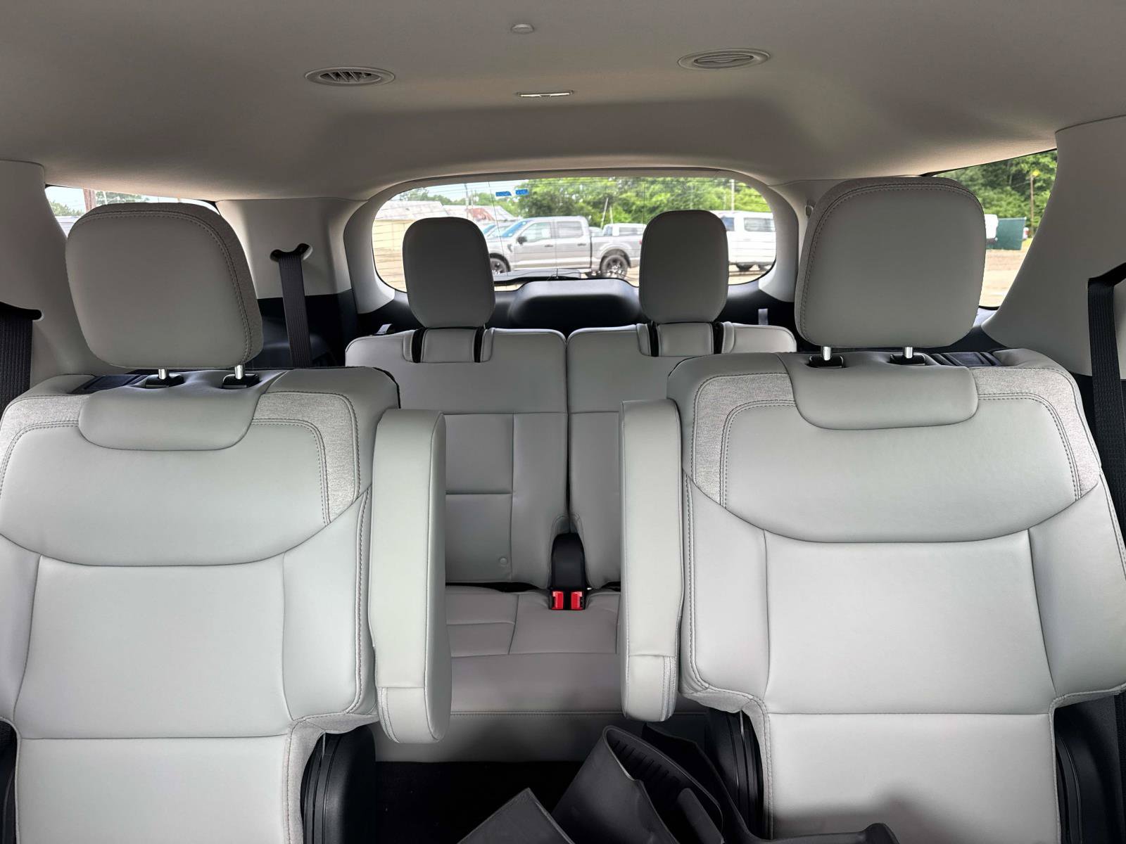 New 2026 Ford Explorer Active w/ Active Comfort Package RWD image 7